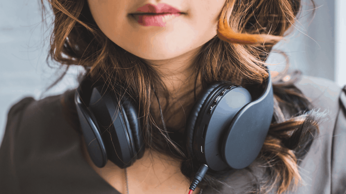 Best transcription headphones you need in 2023