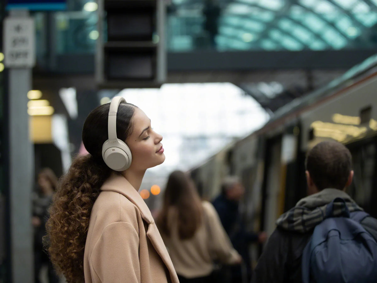 18 Best Wireless Headphones for everyone